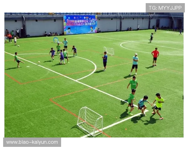 俱乐部举办青少年足球嘉年华吸引广泛参与